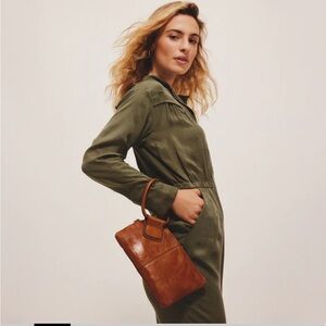 Hobo International SABLE Leather Wristlet Clutch  Smooth‎ Sleek Classic Brown
